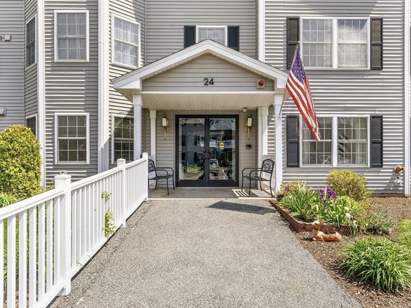 24 Greenleaves Dr, Unit 406, Amherst, MA 01002