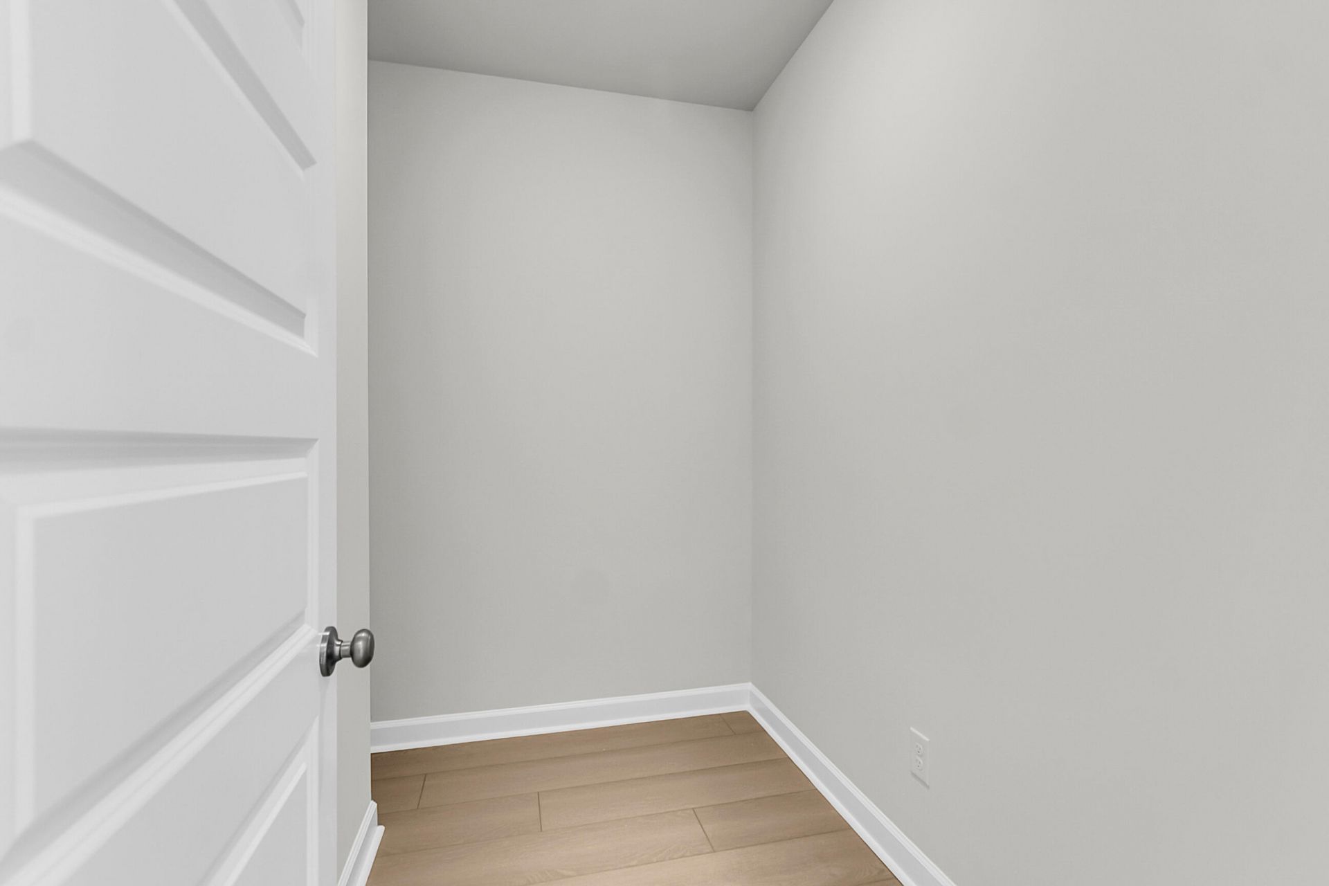 76 Crosswick Street Photo 20