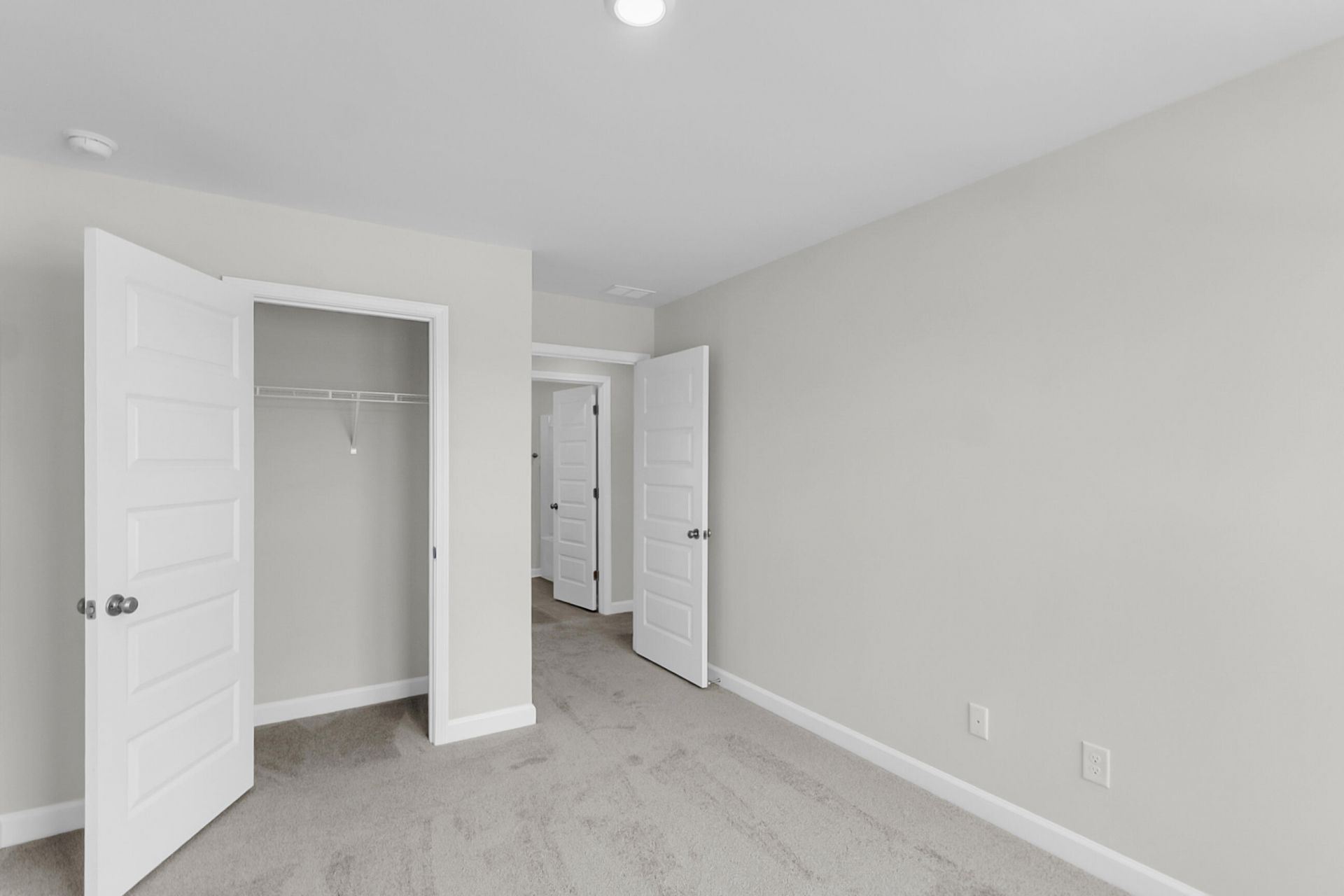 76 Crosswick Street Photo 33