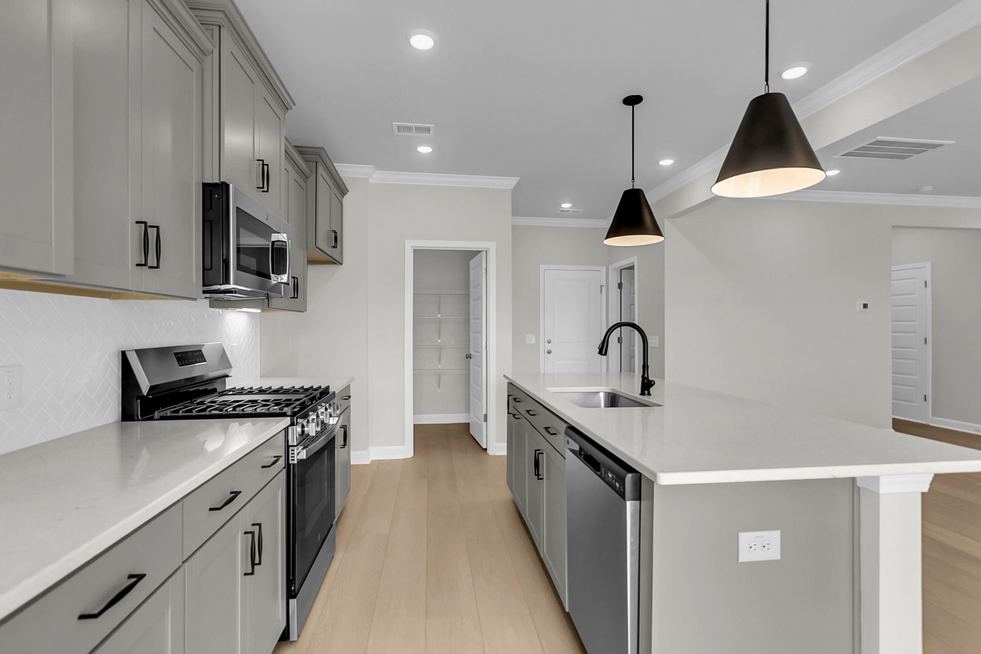 76 Crosswick Street Photo 6