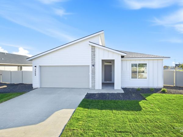 7068 E Marble Springs Dr, Nampa, ID 83687