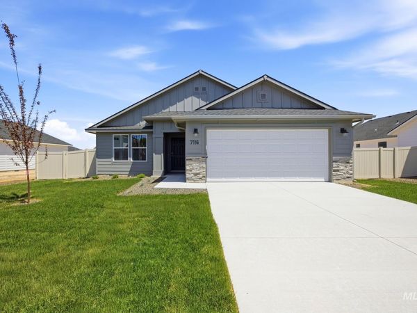 7116 E Marble Springs Dr, Nampa, ID 83687