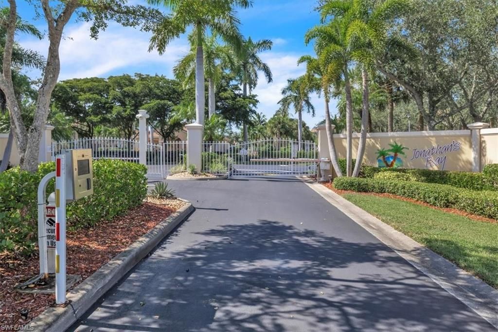 6050 Jonathans Bay Cir, Unit 102, Fort Myers, FL 33908 Photo
