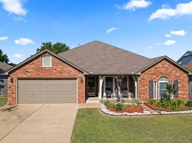 8508 N 102nd East Avenue , Owasso, OK 74055