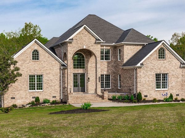1146 Stirlingshire Dr, Hendersonville, TN 37075