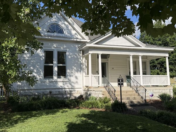 215 4th Ave S, Franklin, TN 37064