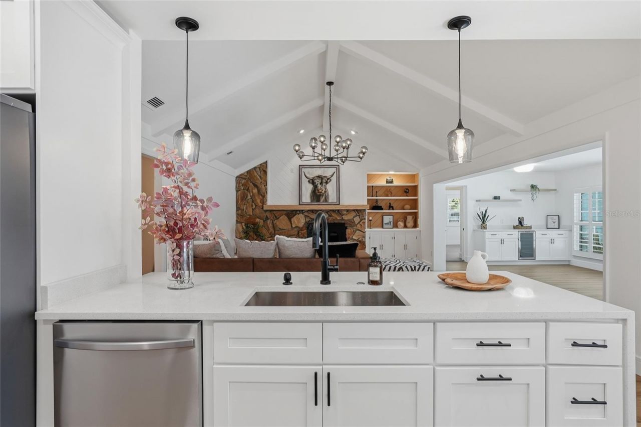 2540 Laurelwood Lane , Valrico, FL 33596 Photo