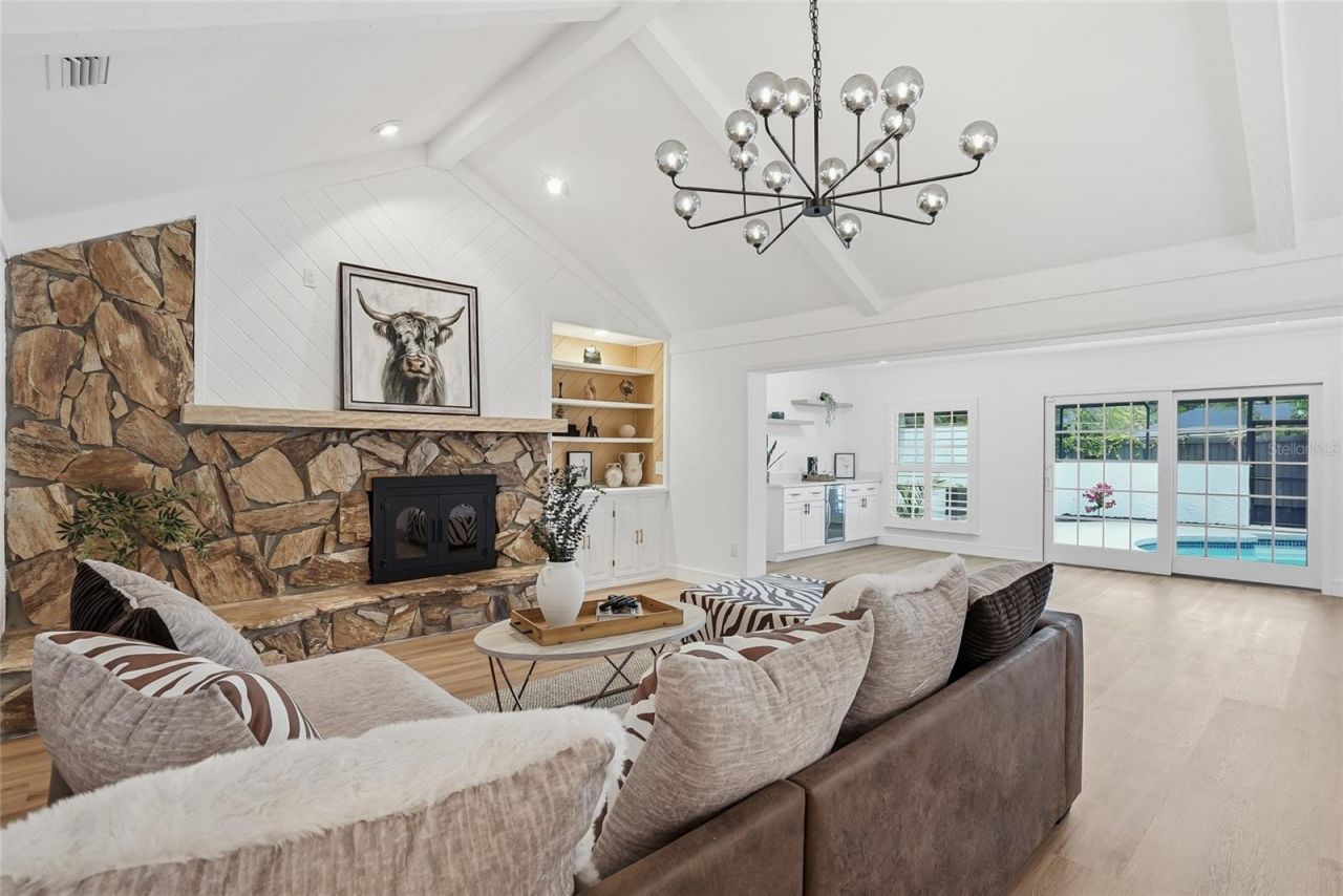 2540 Laurelwood Lane , Valrico, FL 33596 Photo