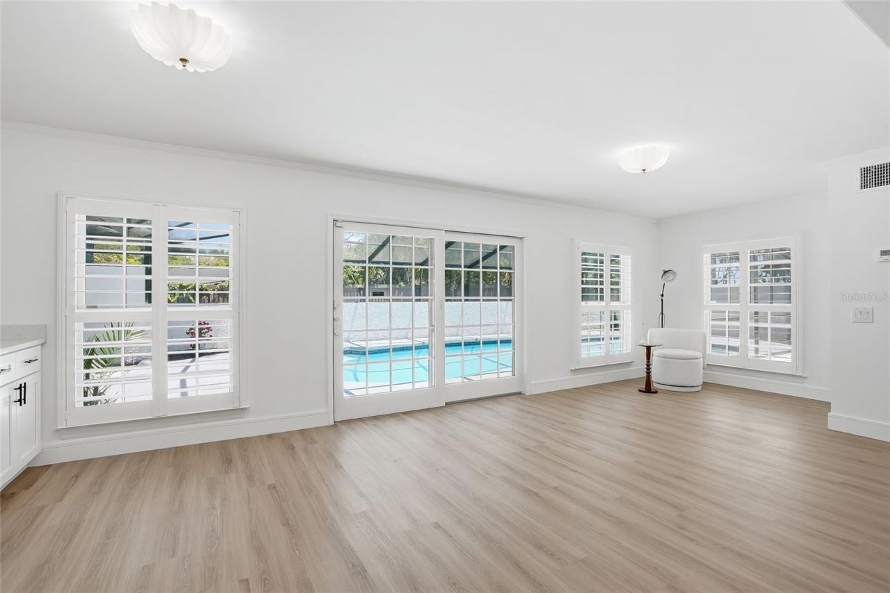 2540 Laurelwood Lane , Valrico, FL 33596 Photo