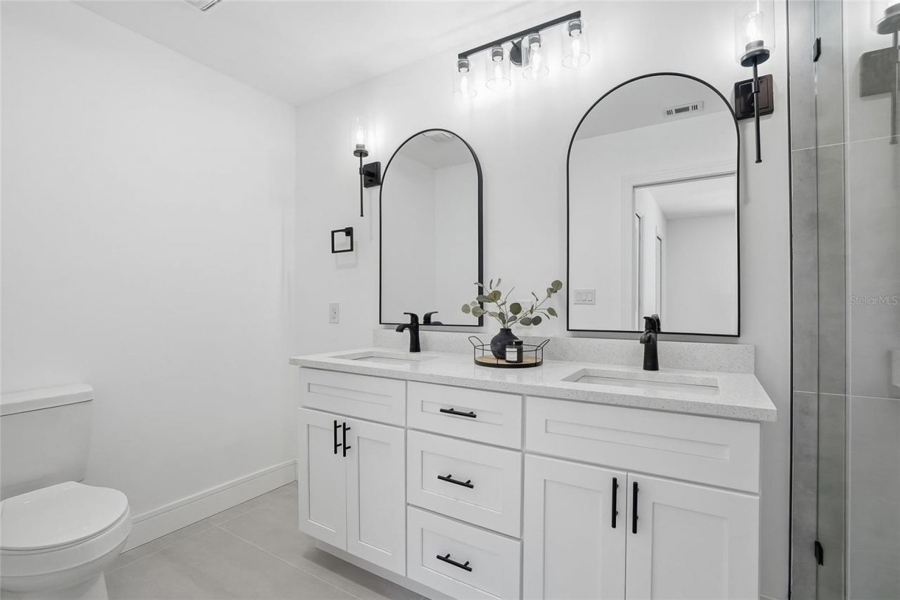 2540 Laurelwood Lane , Valrico, FL 33596 Photo
