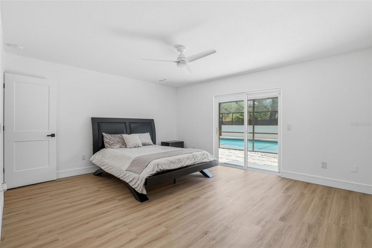 2540 Laurelwood Lane , Valrico, FL 33596 Photo