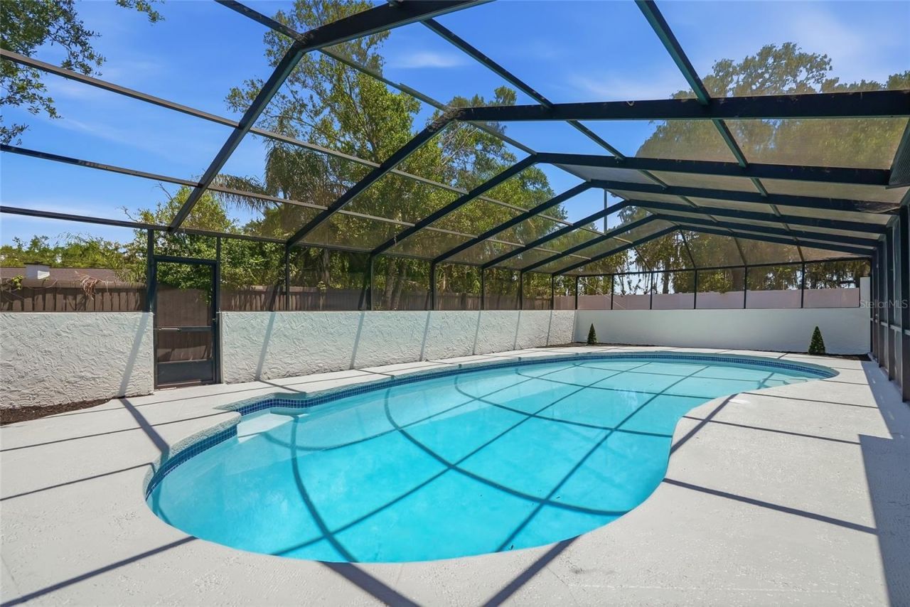 2540 Laurelwood Lane , Valrico, FL 33596 Photo