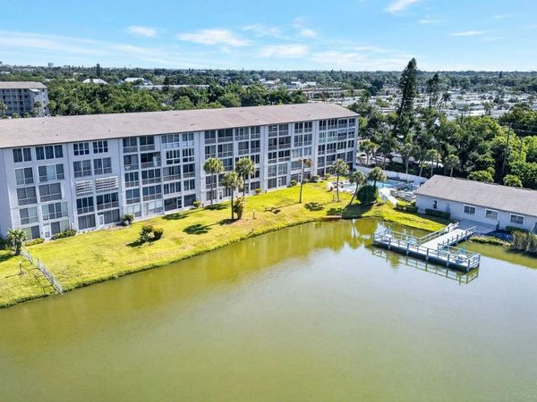 3344 LAKE BAYSHORE DRIVE , Unit P205, BRADENTON, FL 34205