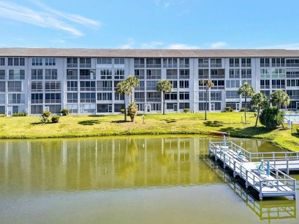3344 LAKE BAYSHORE DRIVE , Unit P205, BRADENTON, FL 34205