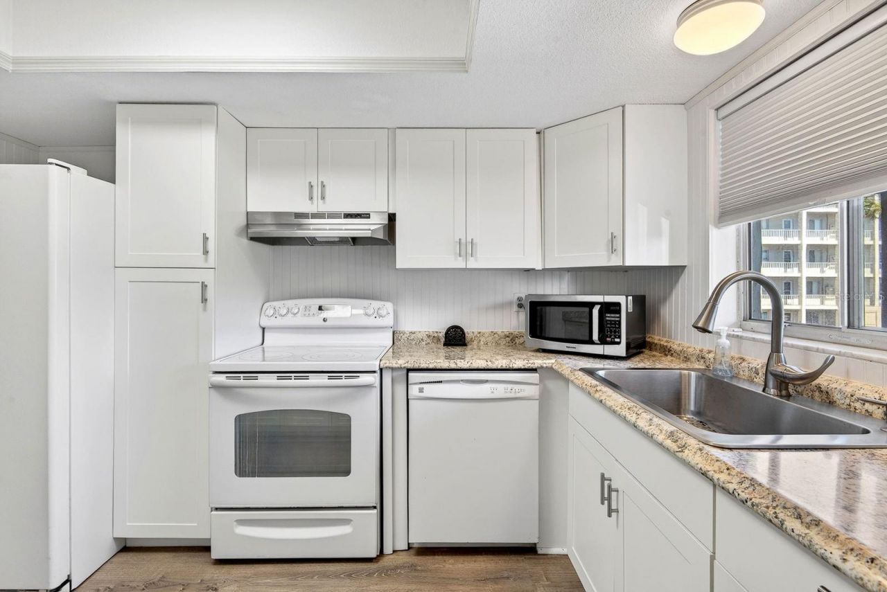 3344 Lake Bayshore Drive, Unit P205, Bradenton, FL 34205 Photo