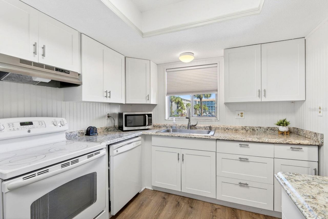 3344 Lake Bayshore Drive, Unit P205, Bradenton, FL 34205 Photo