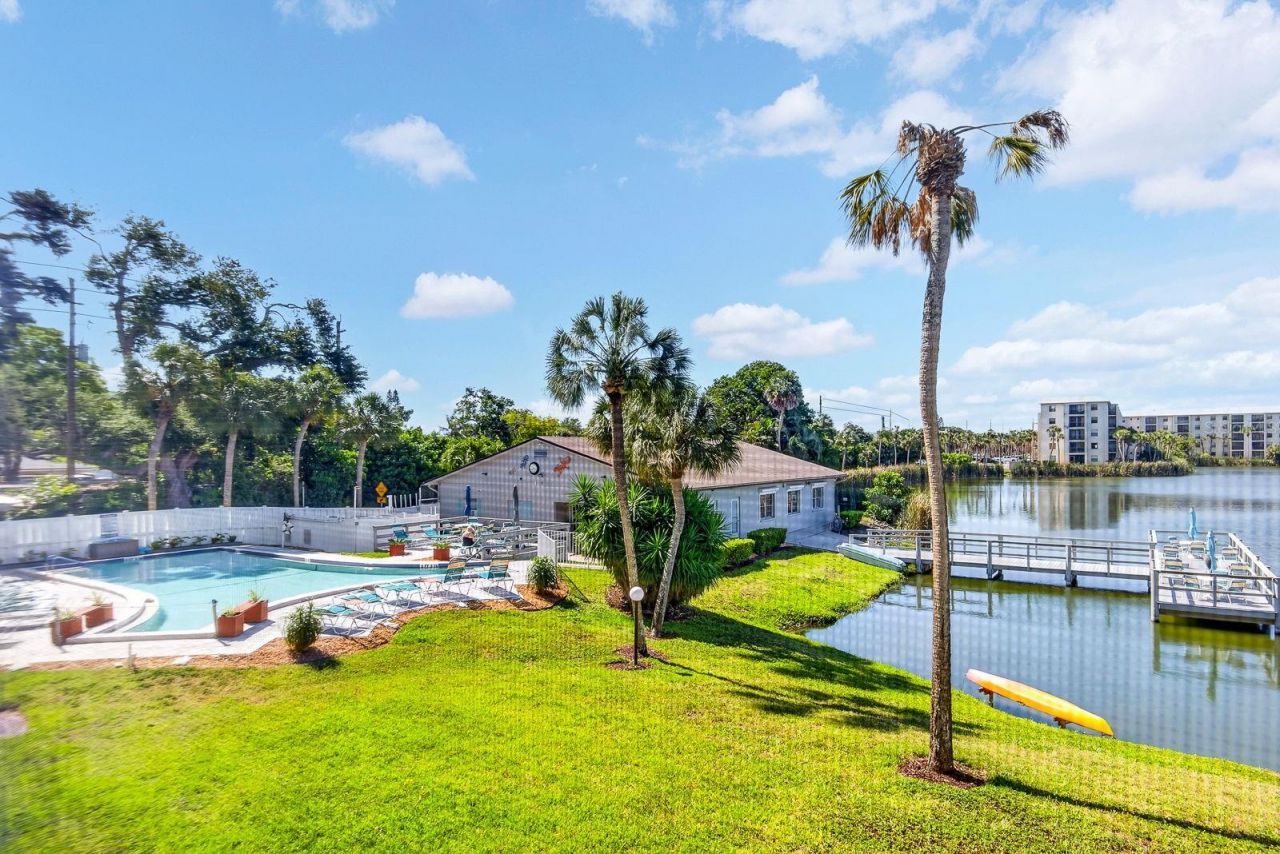 3344 Lake Bayshore Drive, Unit P205, Bradenton, FL 34205 Photo
