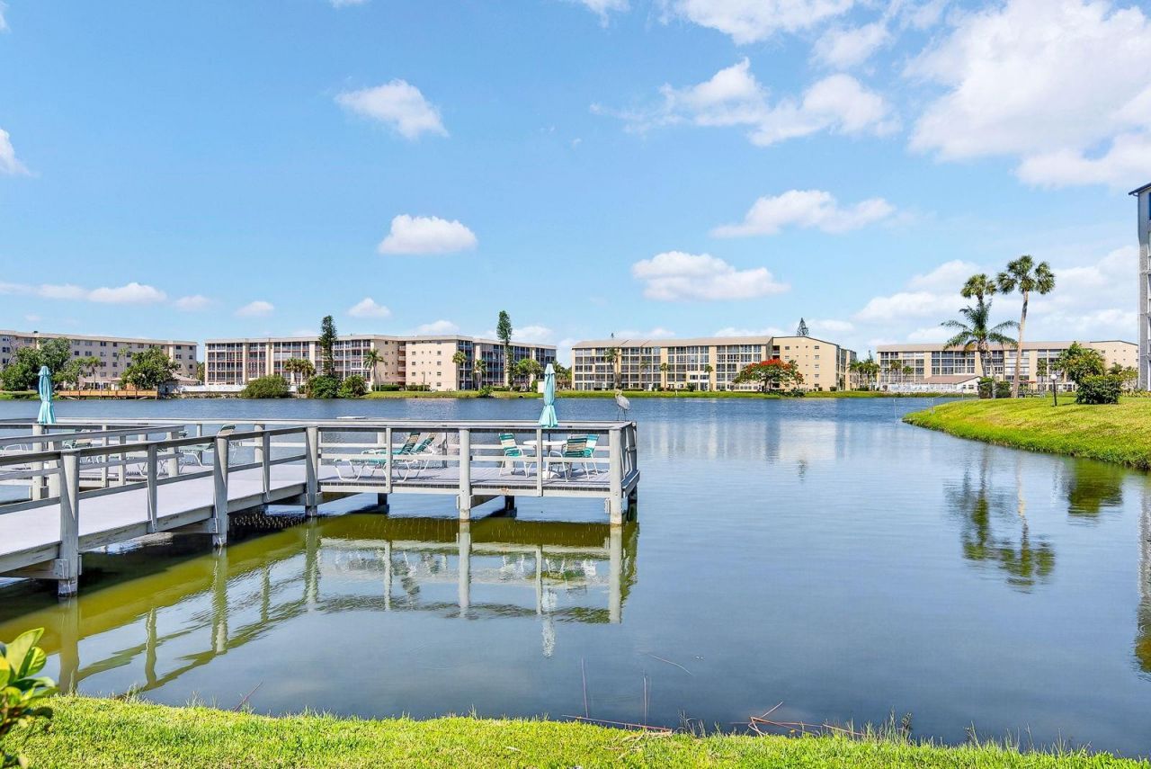 3344 Lake Bayshore Drive, Unit P205, Bradenton, FL 34205 Photo