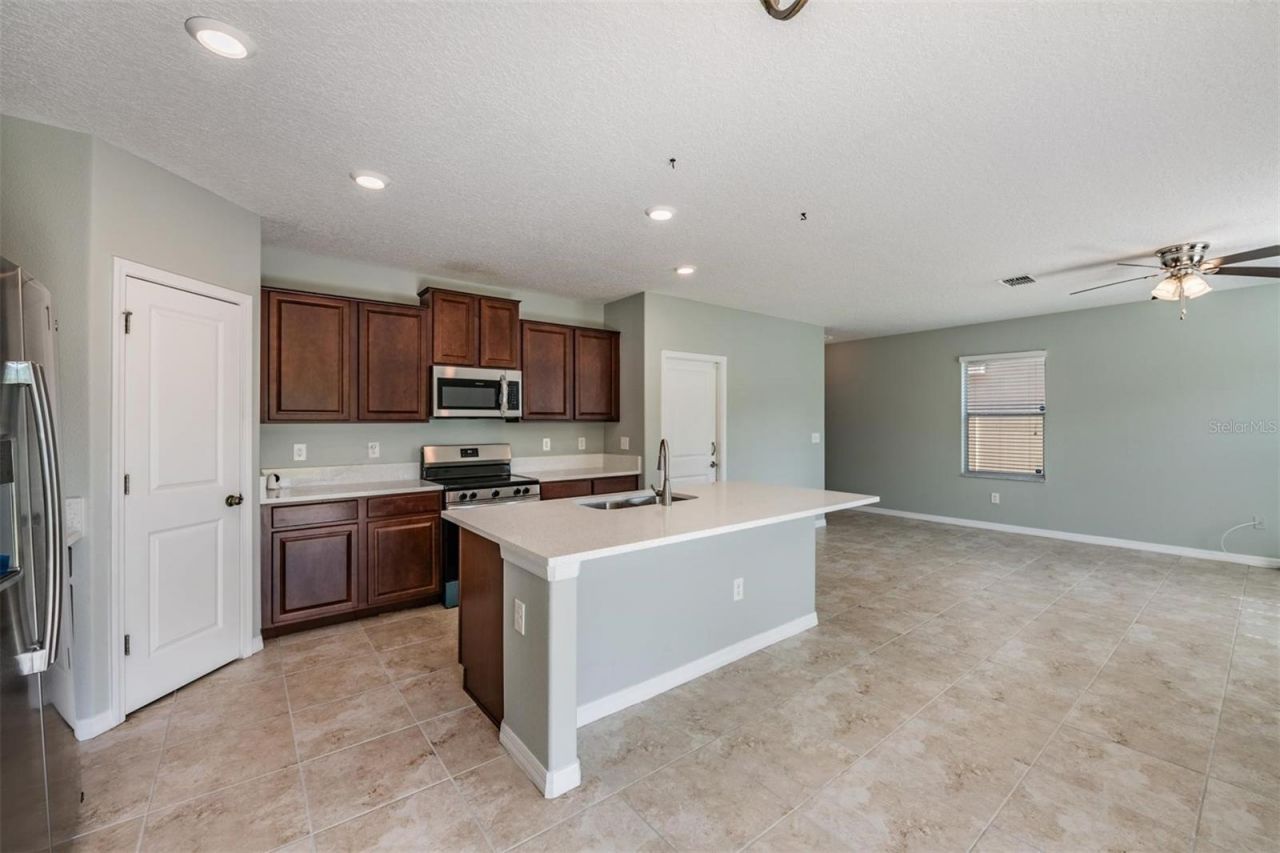 253 Cascade Bend Drive , Ruskin, FL 33570 Photo