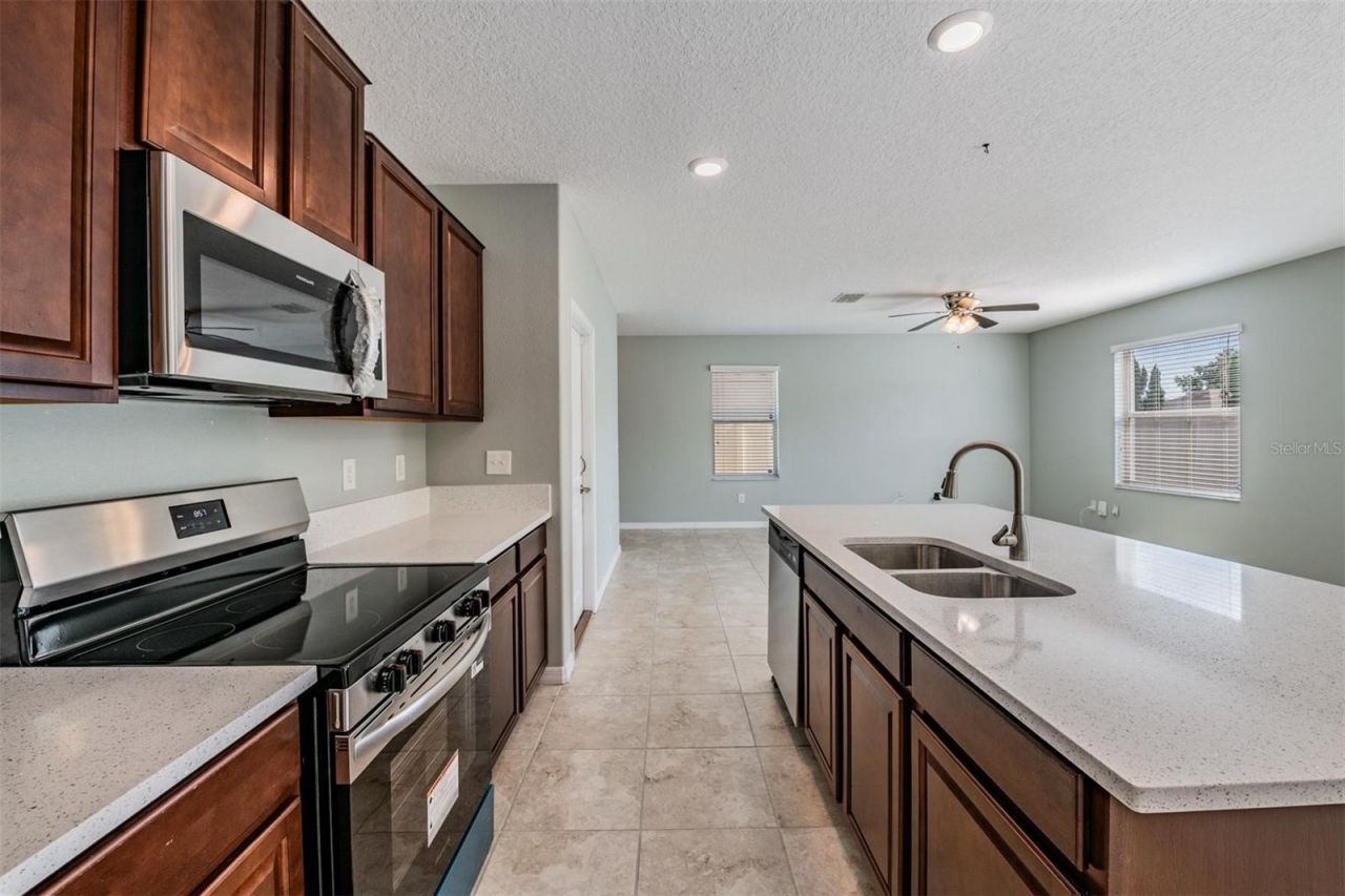 253 Cascade Bend Drive , Ruskin, FL 33570 Photo