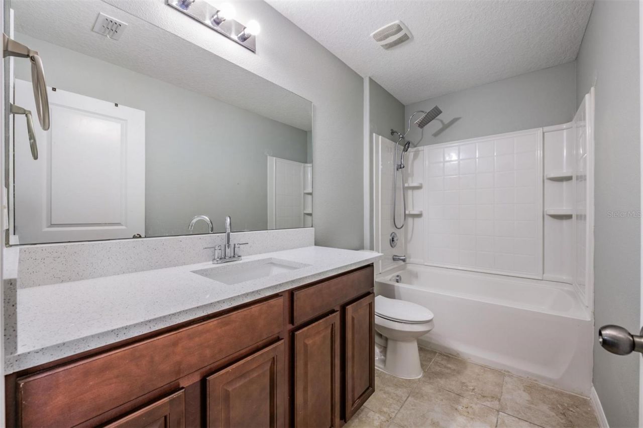 253 Cascade Bend Drive , Ruskin, FL 33570 Photo