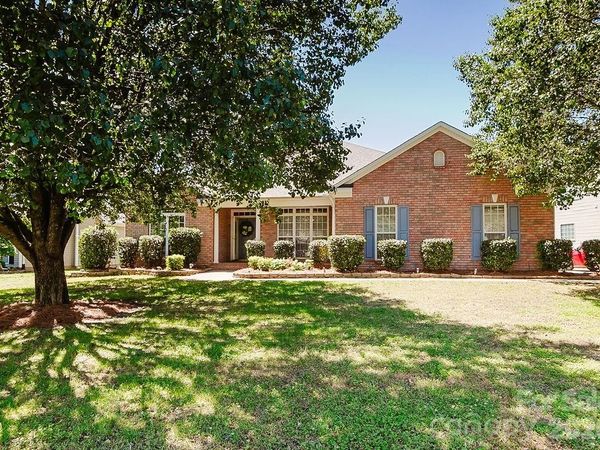 574 Surry Trace Circle NW, Concord, NC 28027