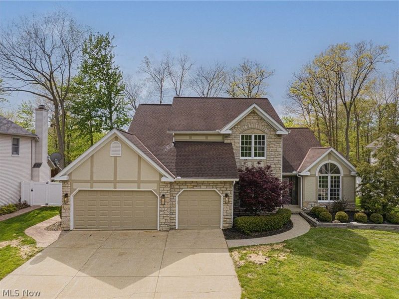 18964 Bears Paw Lane, Strongsville, OH 44136 Photo 2
