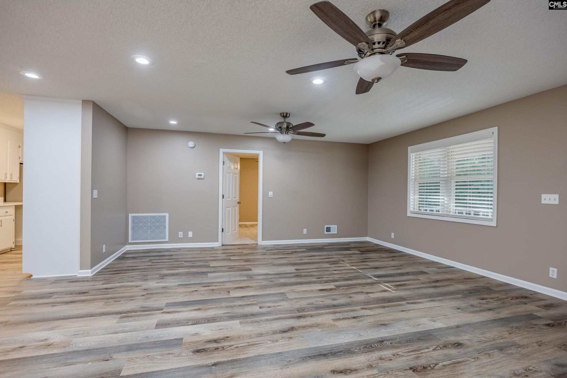 27 Westover Avenue Photo 10