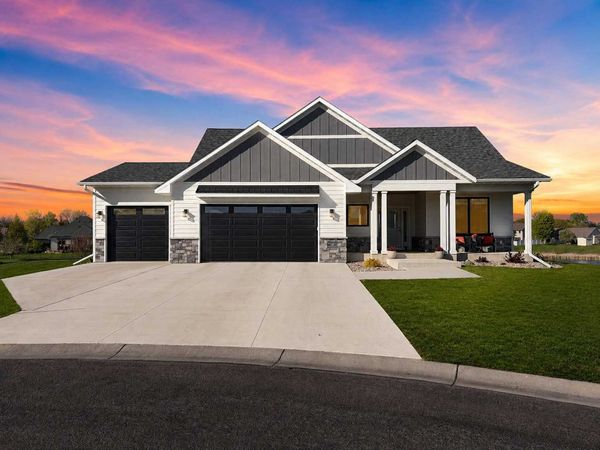 34 N Pointe Court , North Mankato, MN 56003