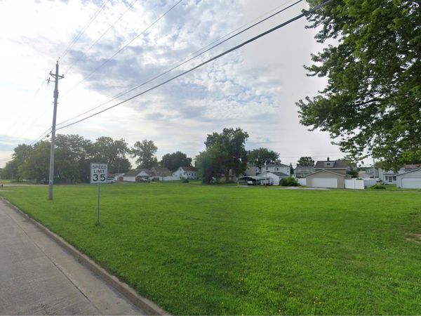 226 E 1st Avenue , Milan, IL 61264
