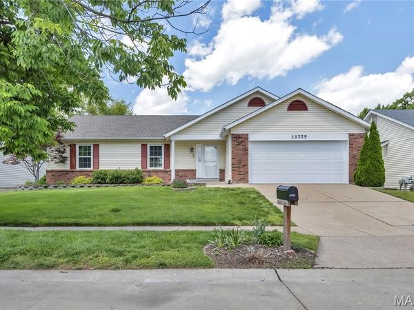 11775 Clarksdale Drive, Maryland Heights, MO 63043