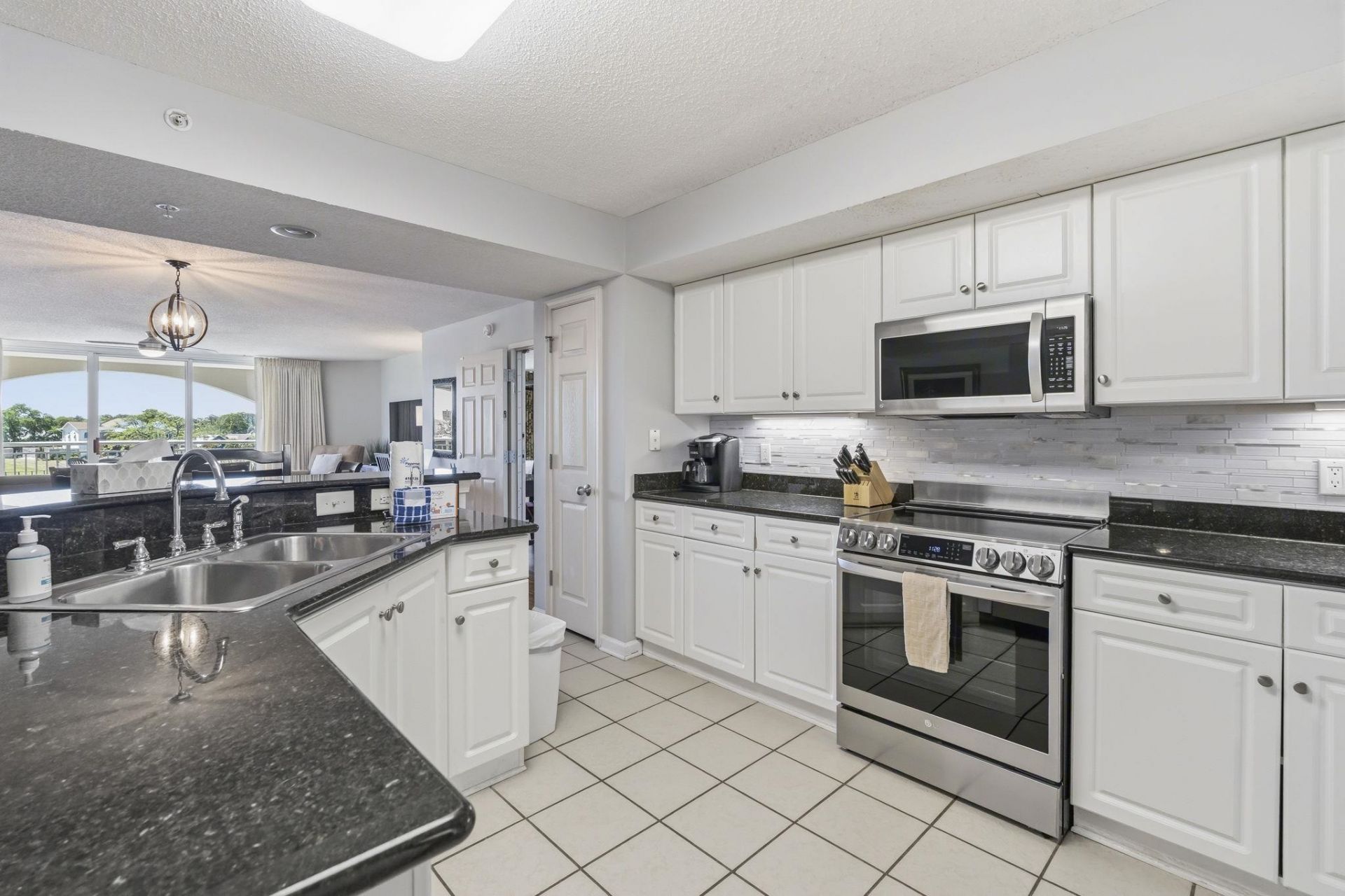 2151 Bridge View Ct. Photo 11