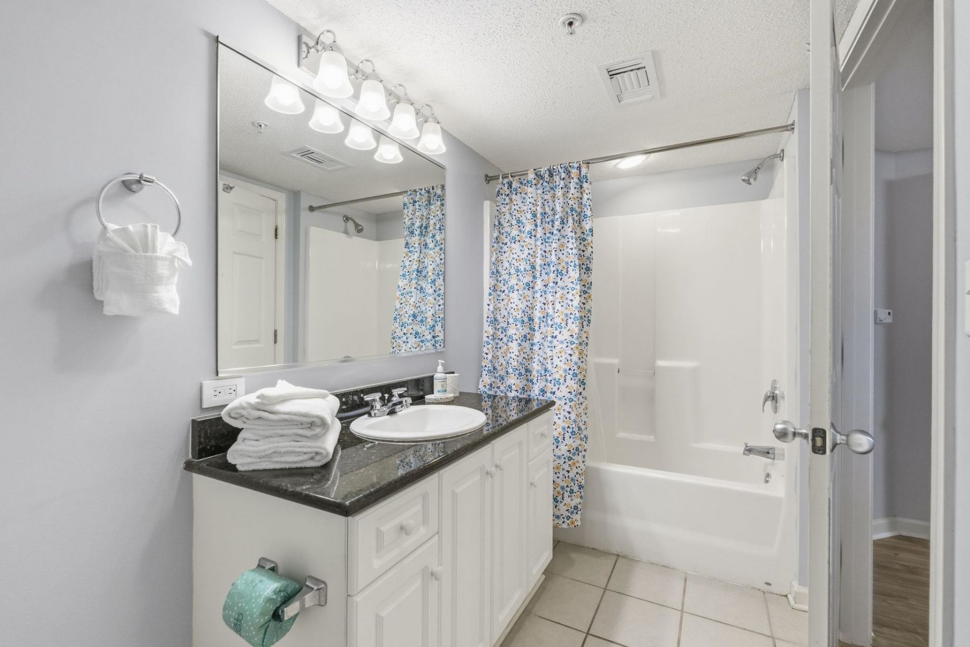 2151 Bridge View Ct. Photo 7