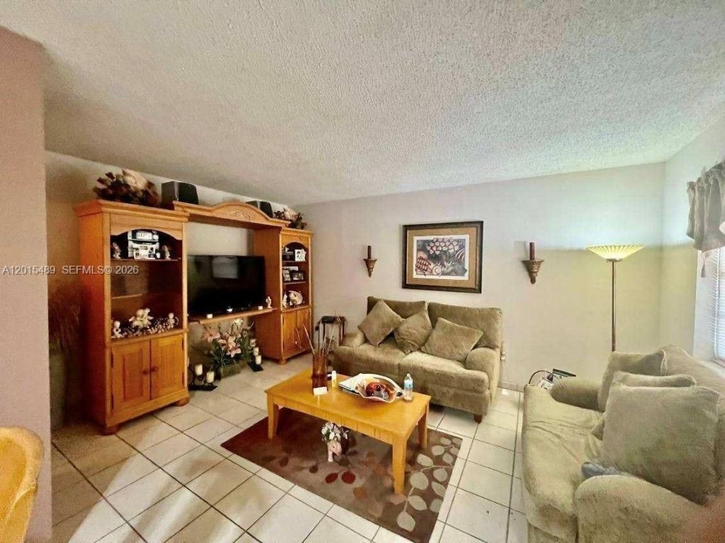 1460 N 43rd Pl, Unit 106, Hialeah, FL 33012 Photo