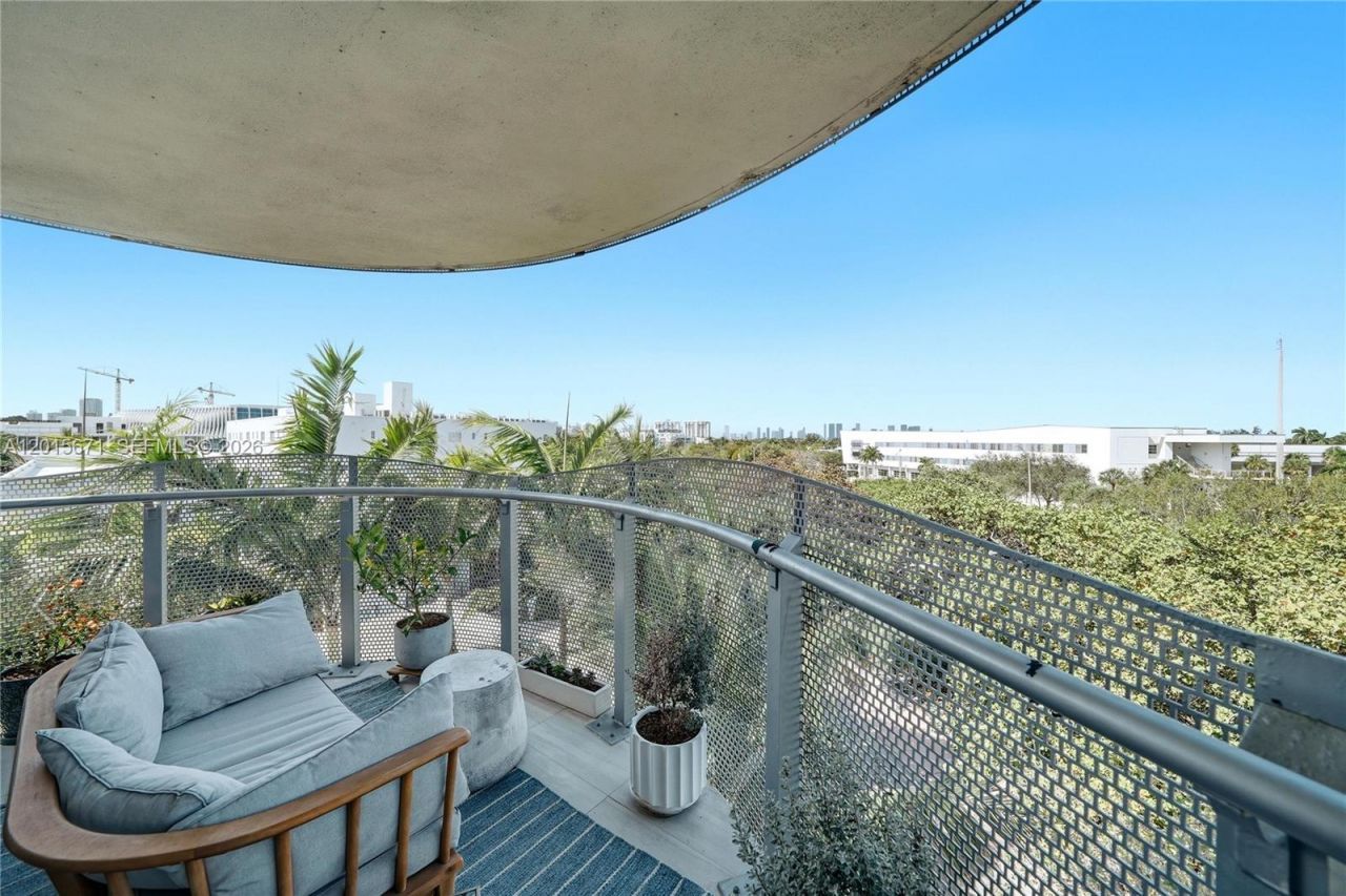 2155 Washington Ct, Unit 507, Miami Beach, FL 33139 Photo