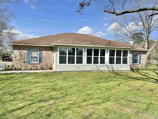 2259 E Laurel St, Atmore, AL 36502