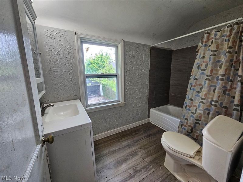 931 Yellowstone Road, Cleveland, OH 44121 Photo 10