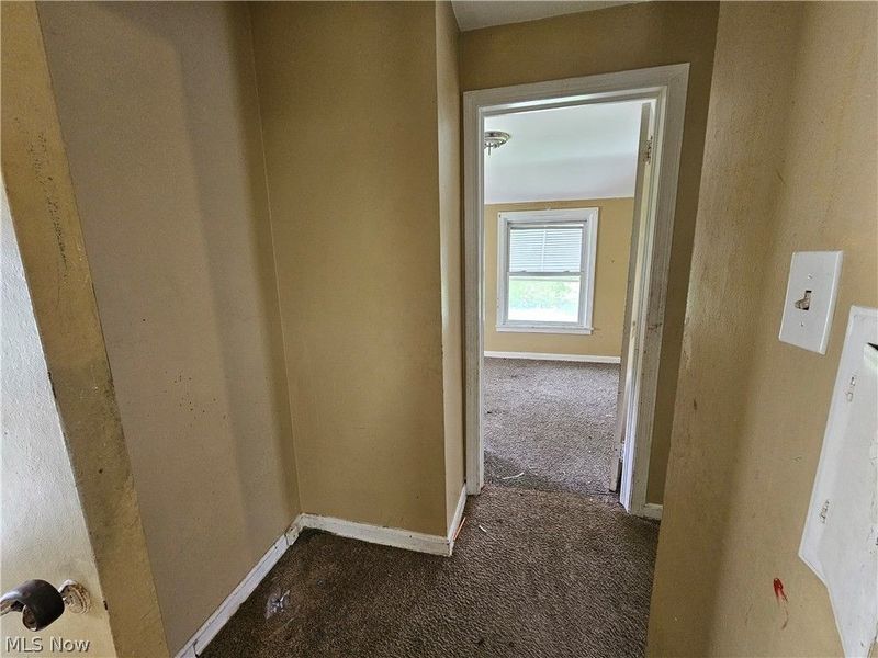 931 Yellowstone Road, Cleveland, OH 44121 Photo 14