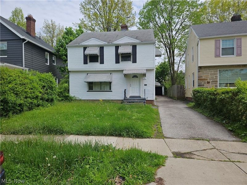 931 Yellowstone Road, Cleveland, OH 44121 Photo 2