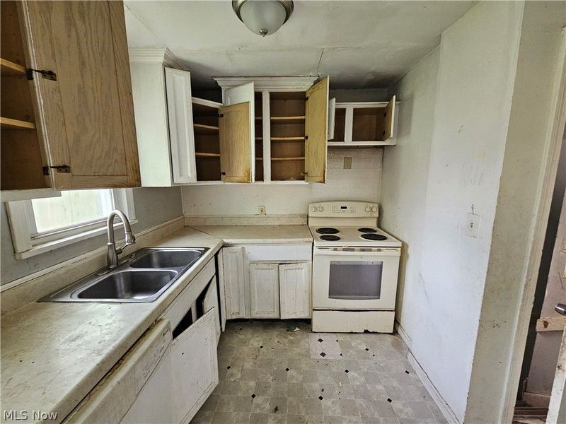 931 Yellowstone Road, Cleveland, OH 44121 Photo 36