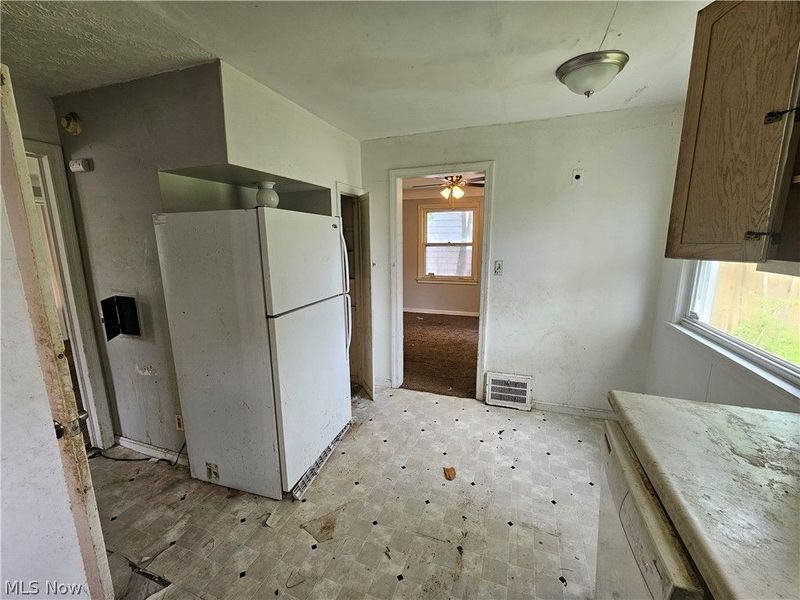931 Yellowstone Road, Cleveland, OH 44121 Photo 37