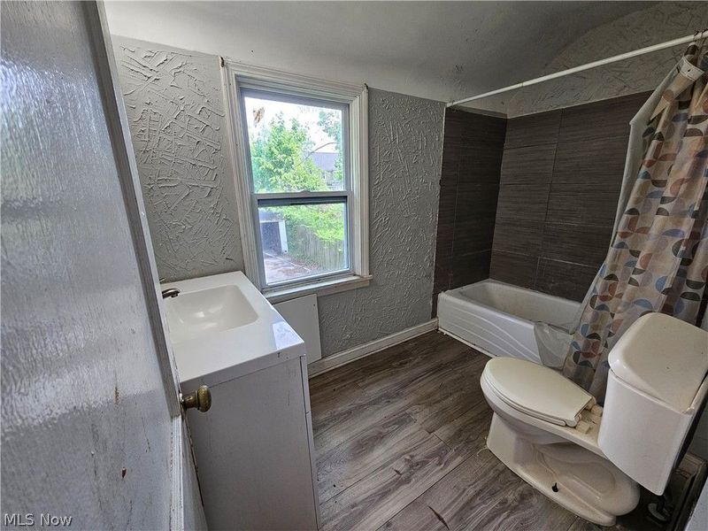 931 Yellowstone Road, Cleveland, OH 44121 Photo 8
