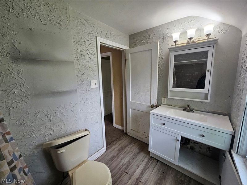 931 Yellowstone Road, Cleveland, OH 44121 Photo 9