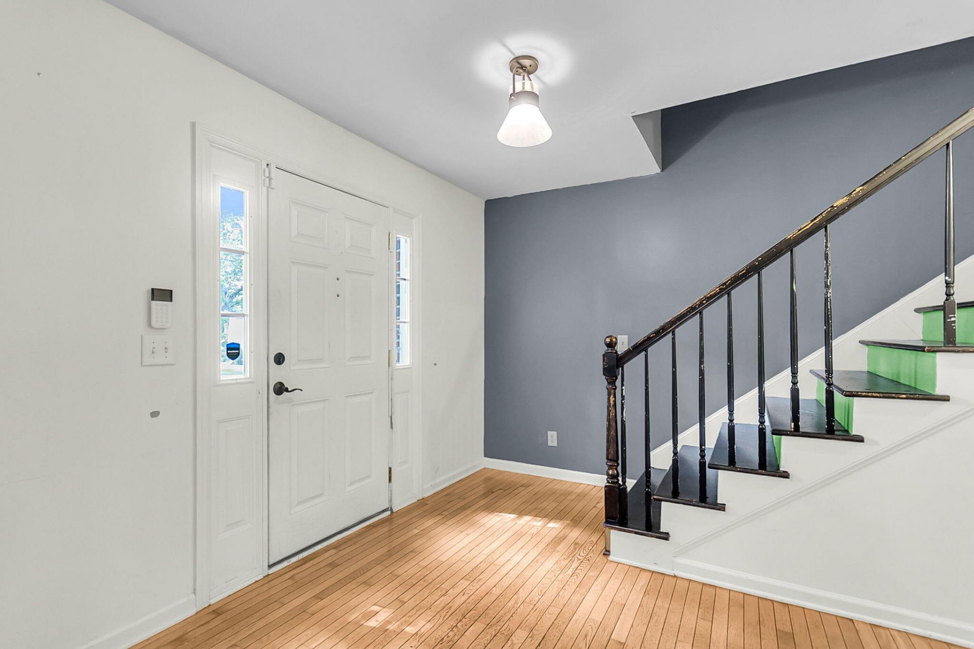 109 Hulton Lane Photo 9