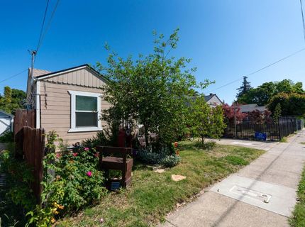 5223 15th Ave, Sacramento, CA 95820 Photo