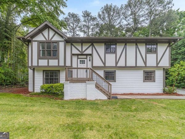 4576 Canda Drive NW, Lilburn, GA 30047