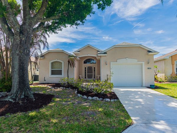 517 NW Galatone Court, Port St. Lucie, FL 34986