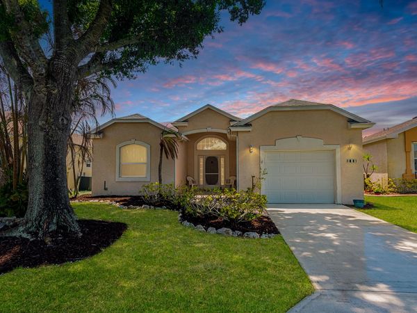 517 NW Galatone Court, Port St. Lucie, FL 34986