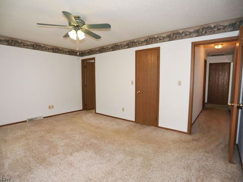 810 Southwestern Run, Unit 15, Poland, OH 44514 Photo 17