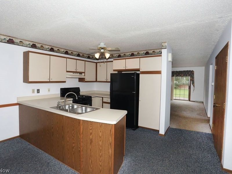 810 Southwestern Run, Unit 15, Poland, OH 44514 Photo 3